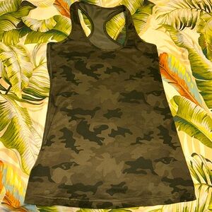 Lululemon Racerback army workout tank size 8?
